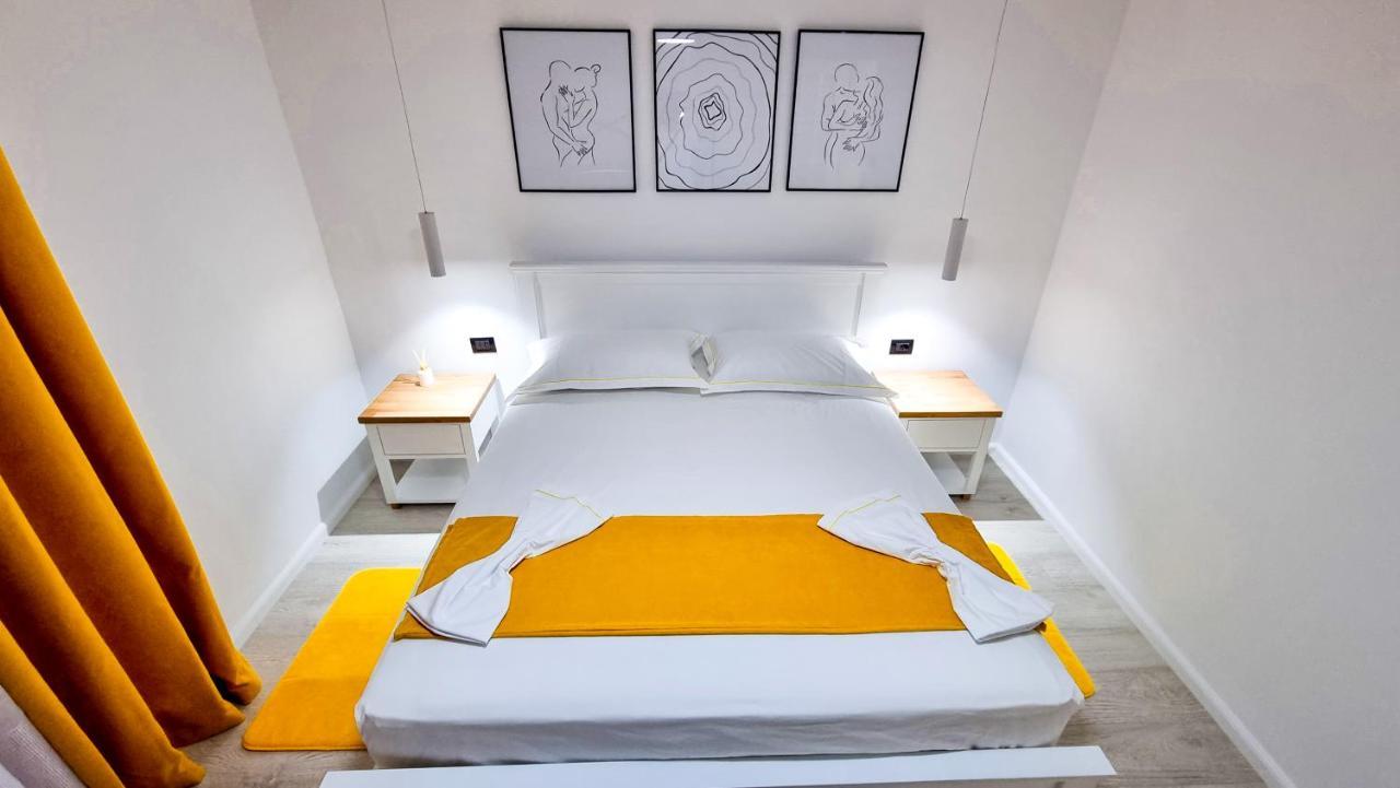 'The Yellow' Condo 베라트 외부 사진